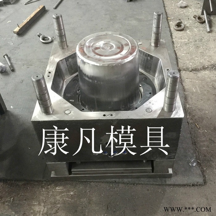 浙江黄岩模具厂家，注塑模具10L防冻液桶模具 16L 18升20升 密封油桶模具设计制造图6