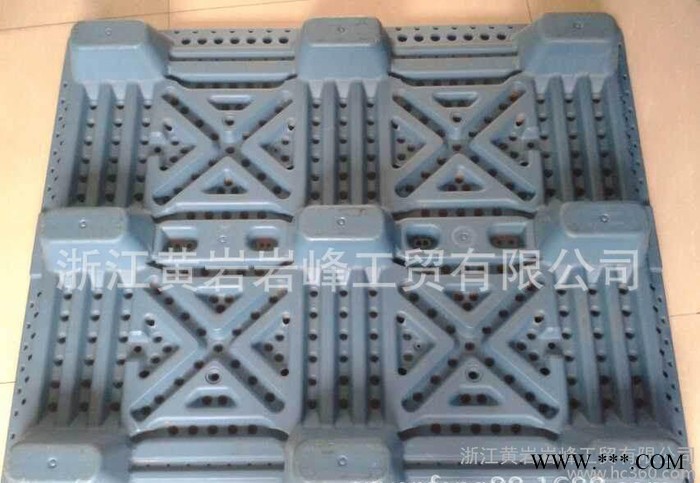 供应岩峰吹塑托盘模具。吹塑模具图2