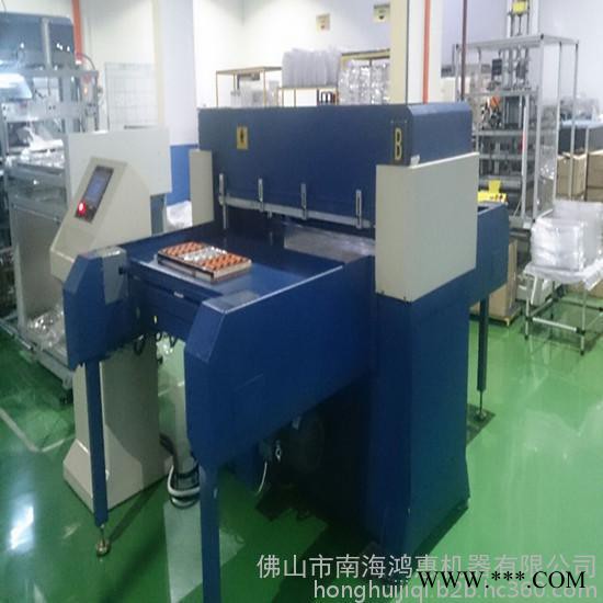 鸿达HTJ-9100TCN吸塑液压双边送料双油缸裁断机 精密四柱自动平衡油压裁断机图3