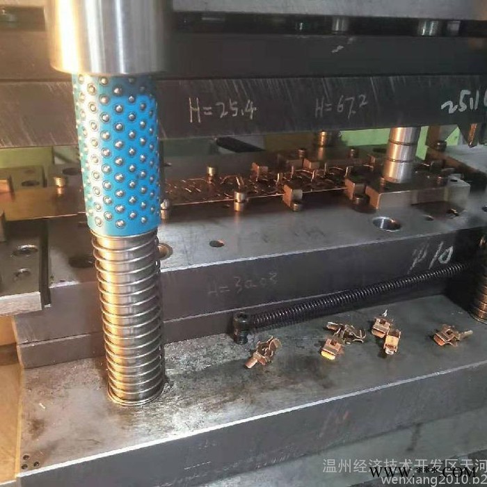 【文祥】LH-158开关插座铜件  五金连续冲压模具图2