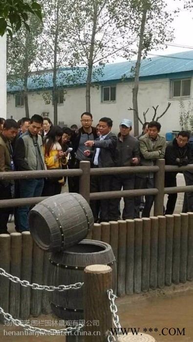 天艺仿木花桶产品及模具混凝土制品水泥花桶模具啤酒桶模具 仿木花盆 花箱 花钵 花池模具及产品图4