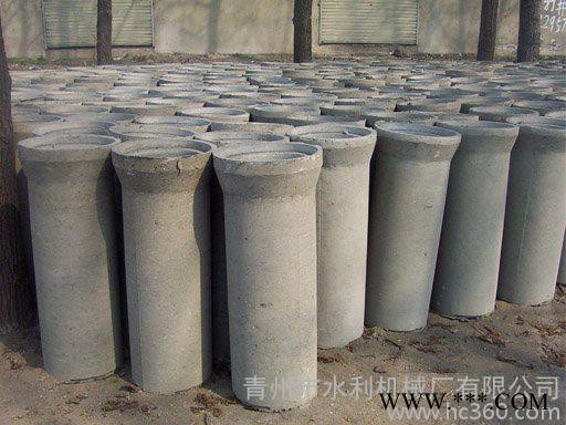 供应山东宝来ＬＪＣ１０００ 立式挤压水泥制管机　水泥管机模具