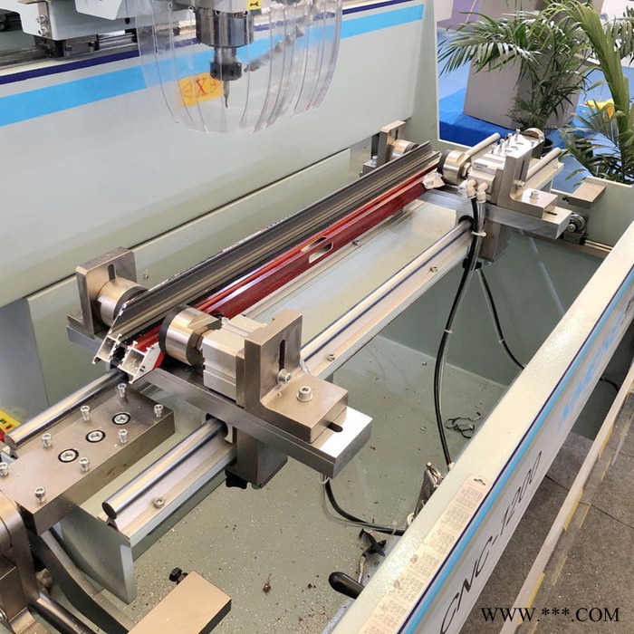 明美数控SKX-CNC-1200 铝型材数控钻铣床 铝门窗数控钻铣床 门窗幕墙数控钻铣床 数控钻铣床 型材数控钻铣床图3