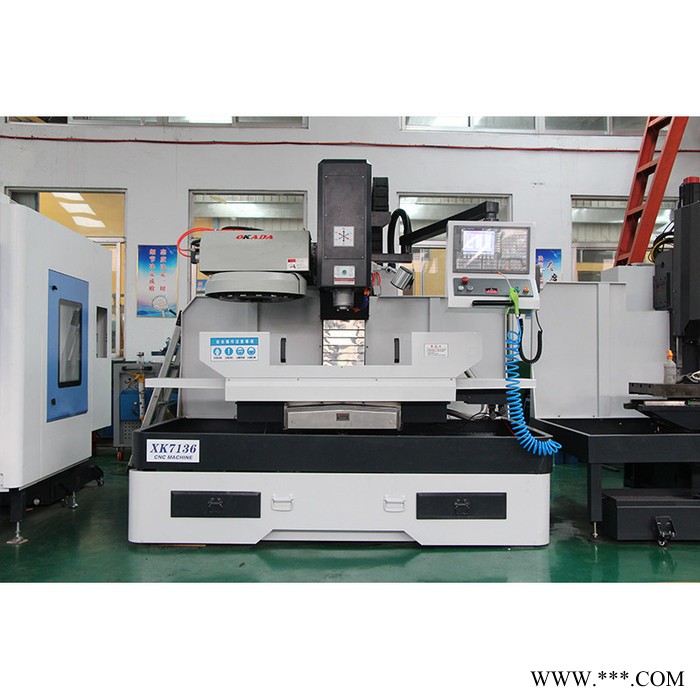 数控铣床** 小型数控机床加工 XH7136立式加工中心图2
