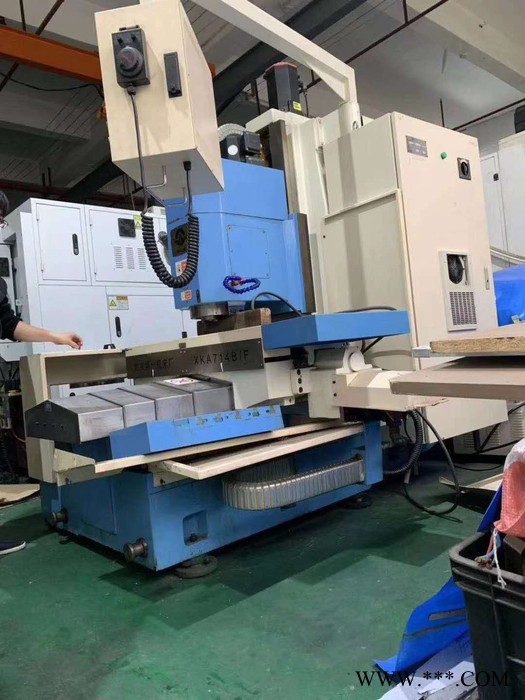 工厂转型赔本出售二手北京一机XKA714B数控床身铣床图6