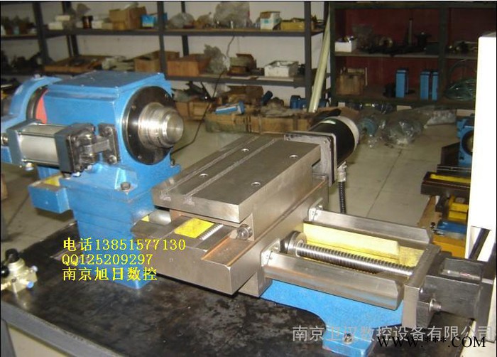 小型数控车床图3